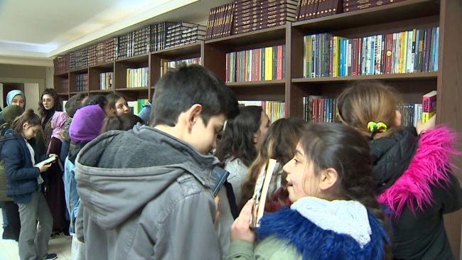Öğrenciler hem kitap okuyacak hem hediye kazanacak